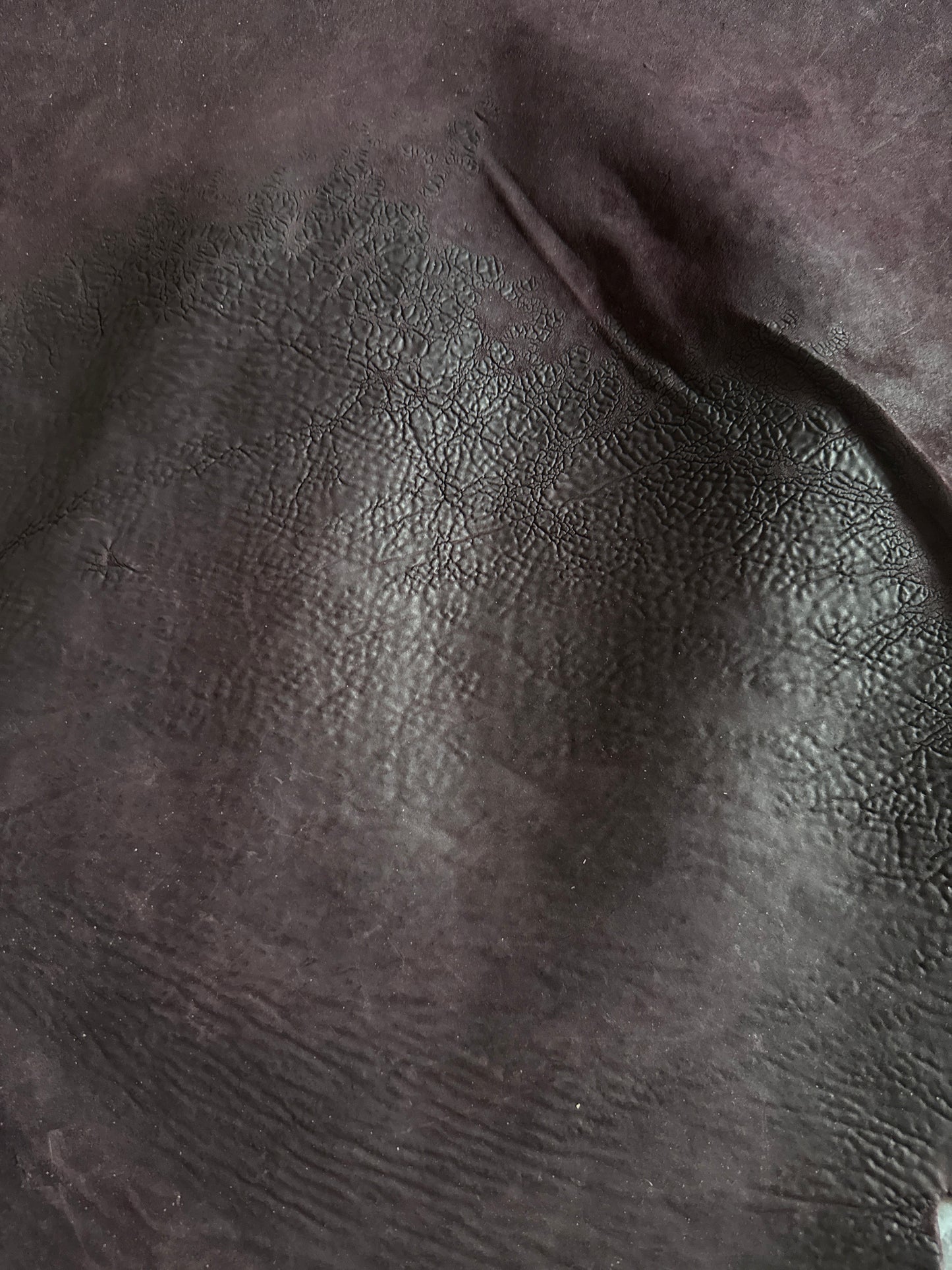 Horse leather Culatta 1,15 sqm. Col. Burgundy. 1.8-2.2 mm