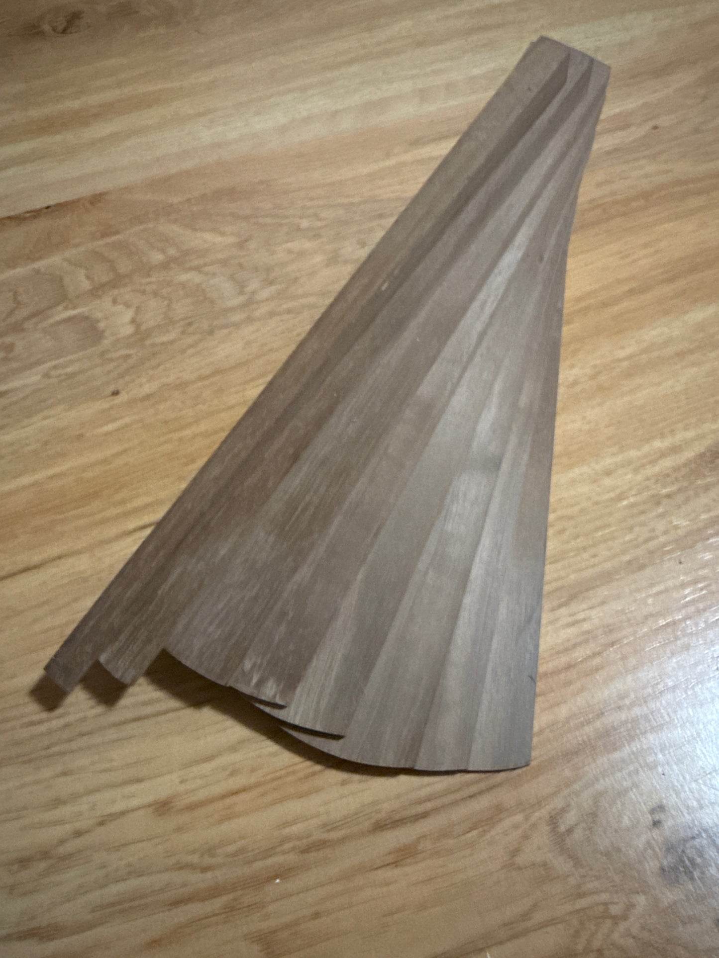Schlaufenkeil für Gürtel. Walnuss. Handarbeit.