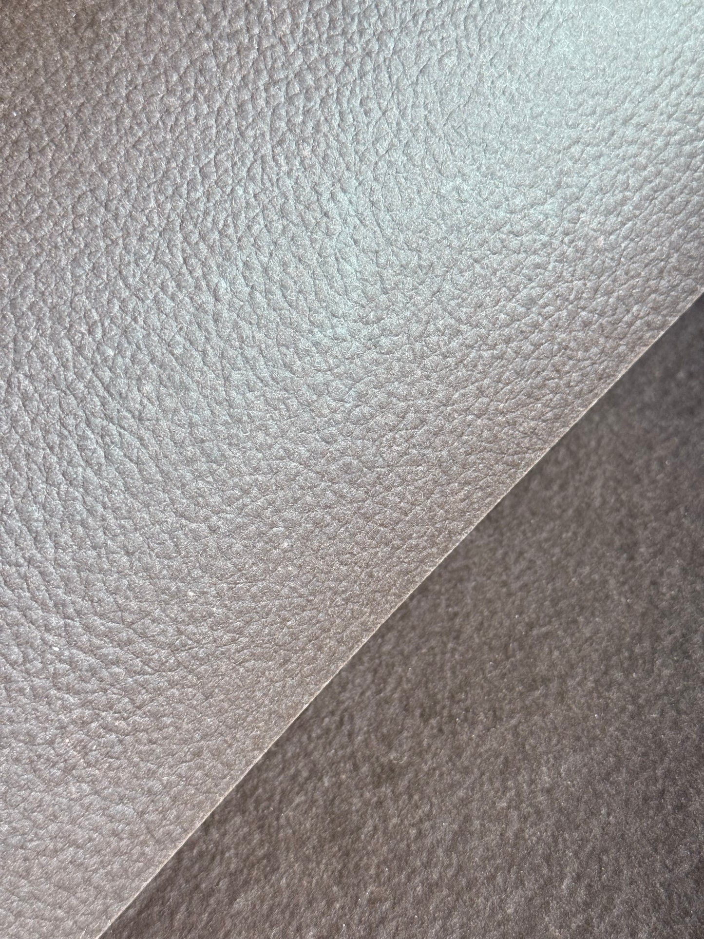 LOVR™ 1.1 "Embossed" col. Brown 1 sqm.