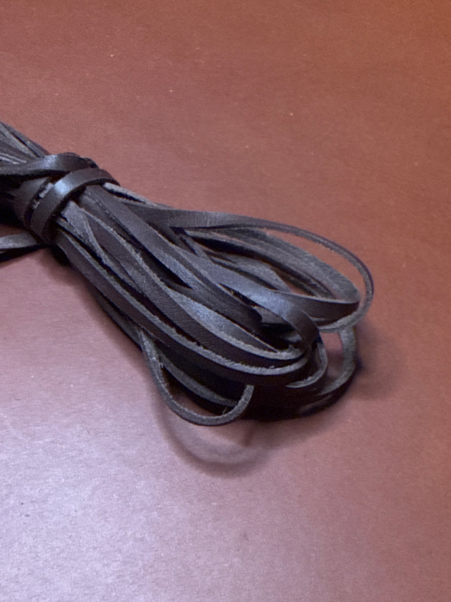 Flechtband aus Känguruleder 3mm. Leather lace. 1 Meter