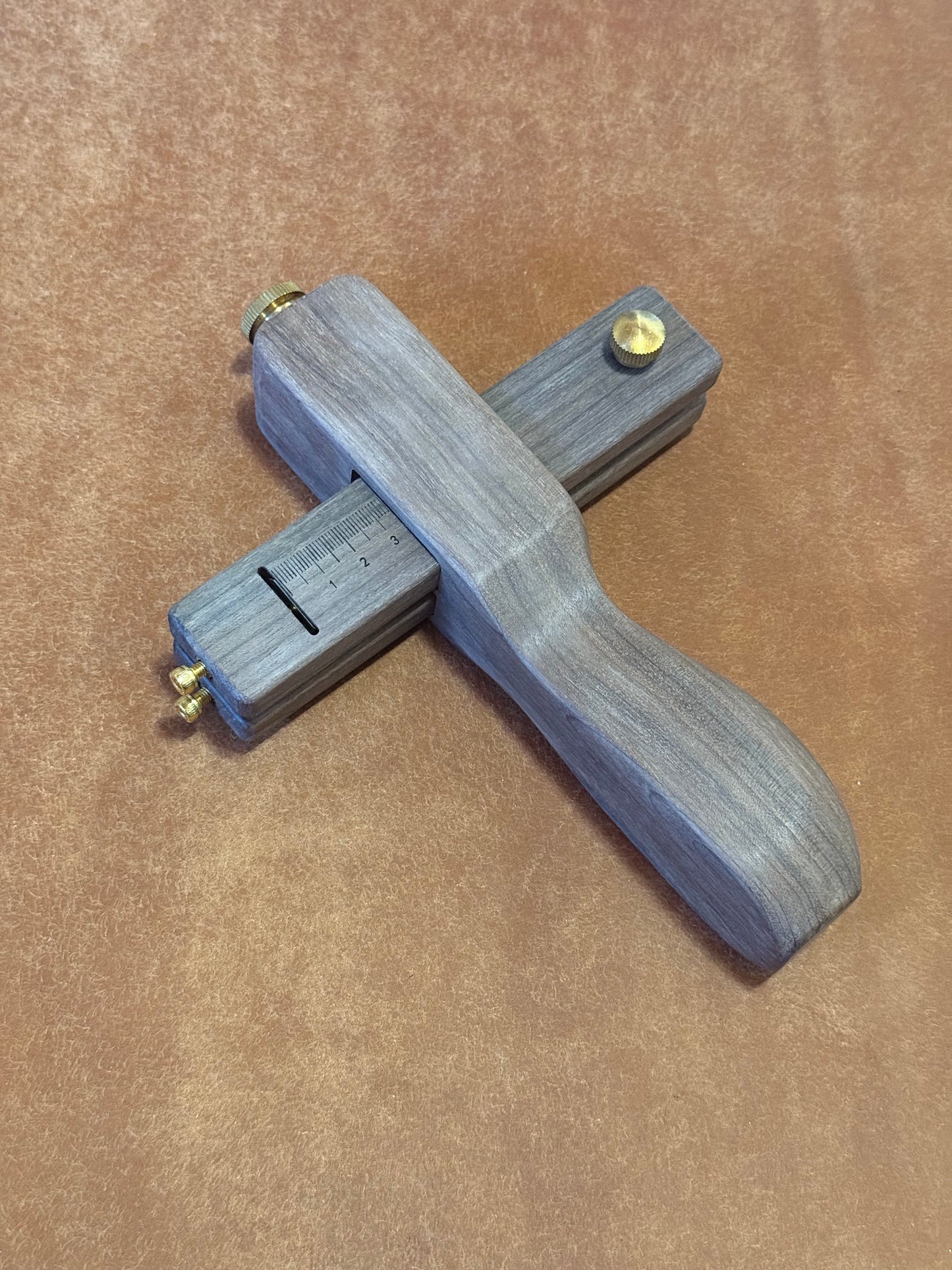 Kevin Lee Riemenschneider inkl. 2x Klingen. Skala bis 6cm Breite.