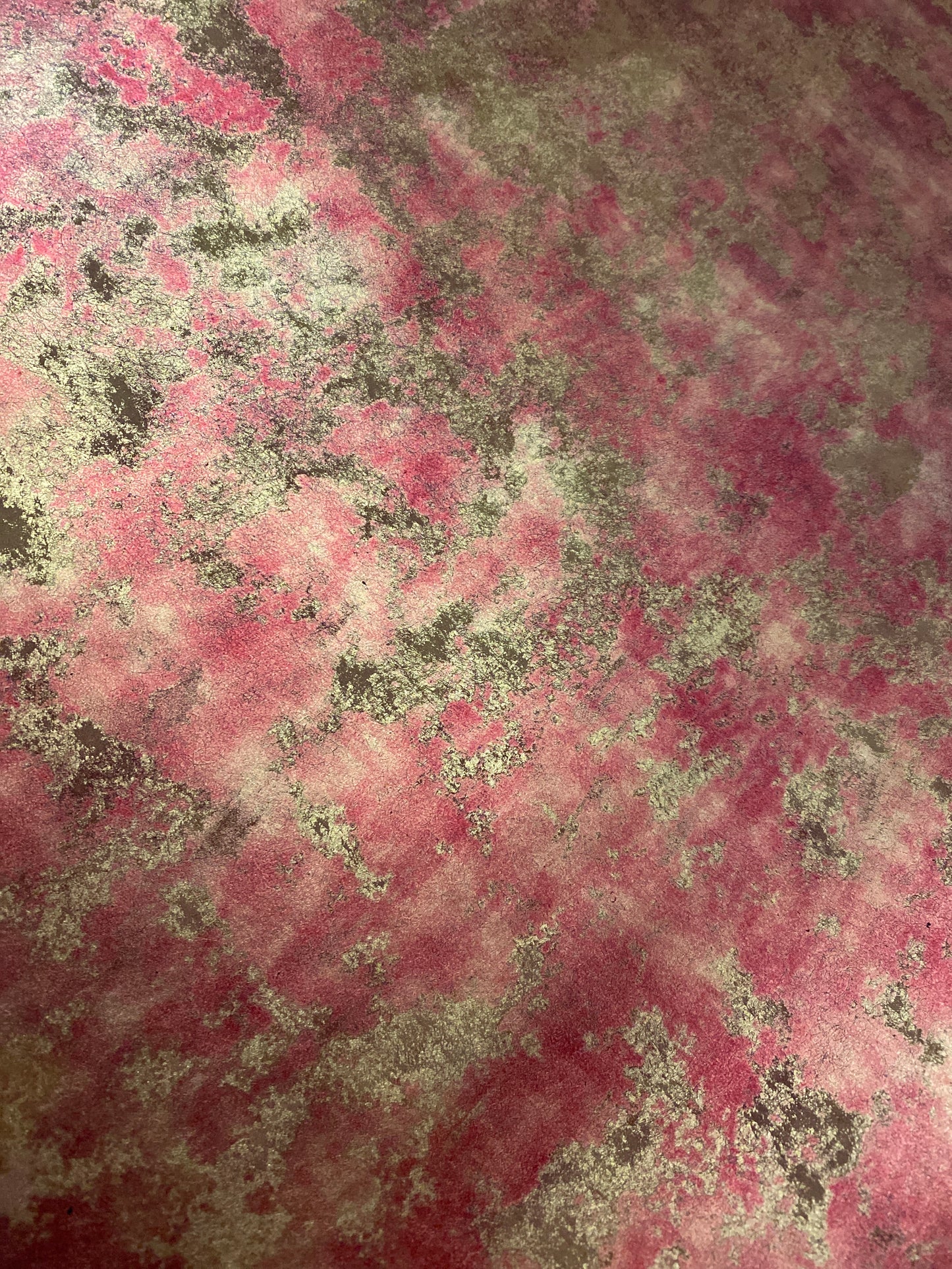 Bisanzio. „QUARZO“ Pink marmoriertes Leder 1,4-1,6mm, vegetabile Gerbung.