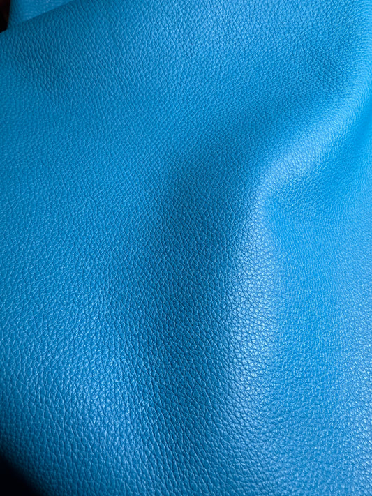 Kalbnappa turquoise 1.8 mm. Width 70-85 cm. Sold by the centimeter.