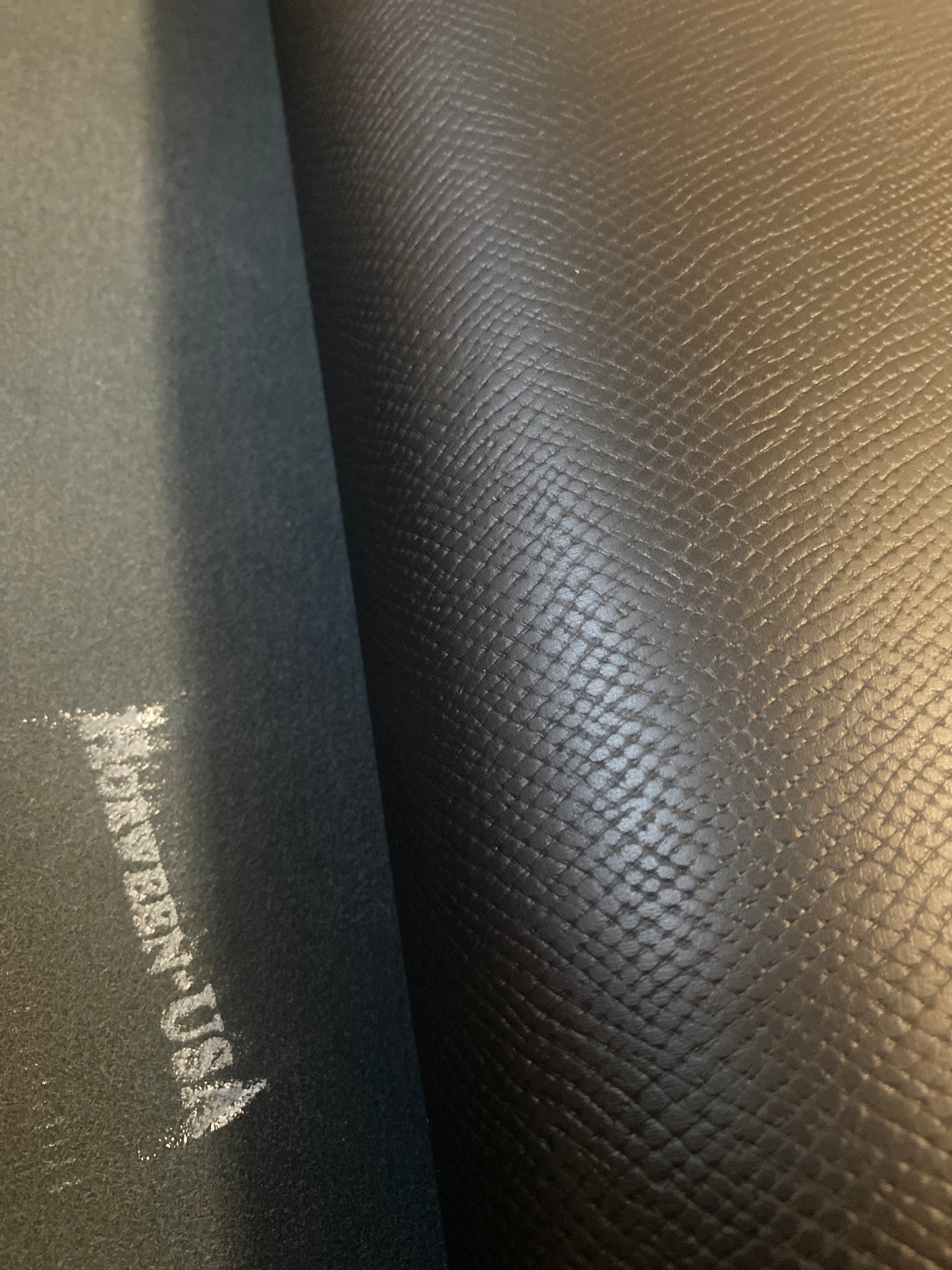 Horween Leder - Pioneer Reindeer „Negro“ 4,5-5 Oz.