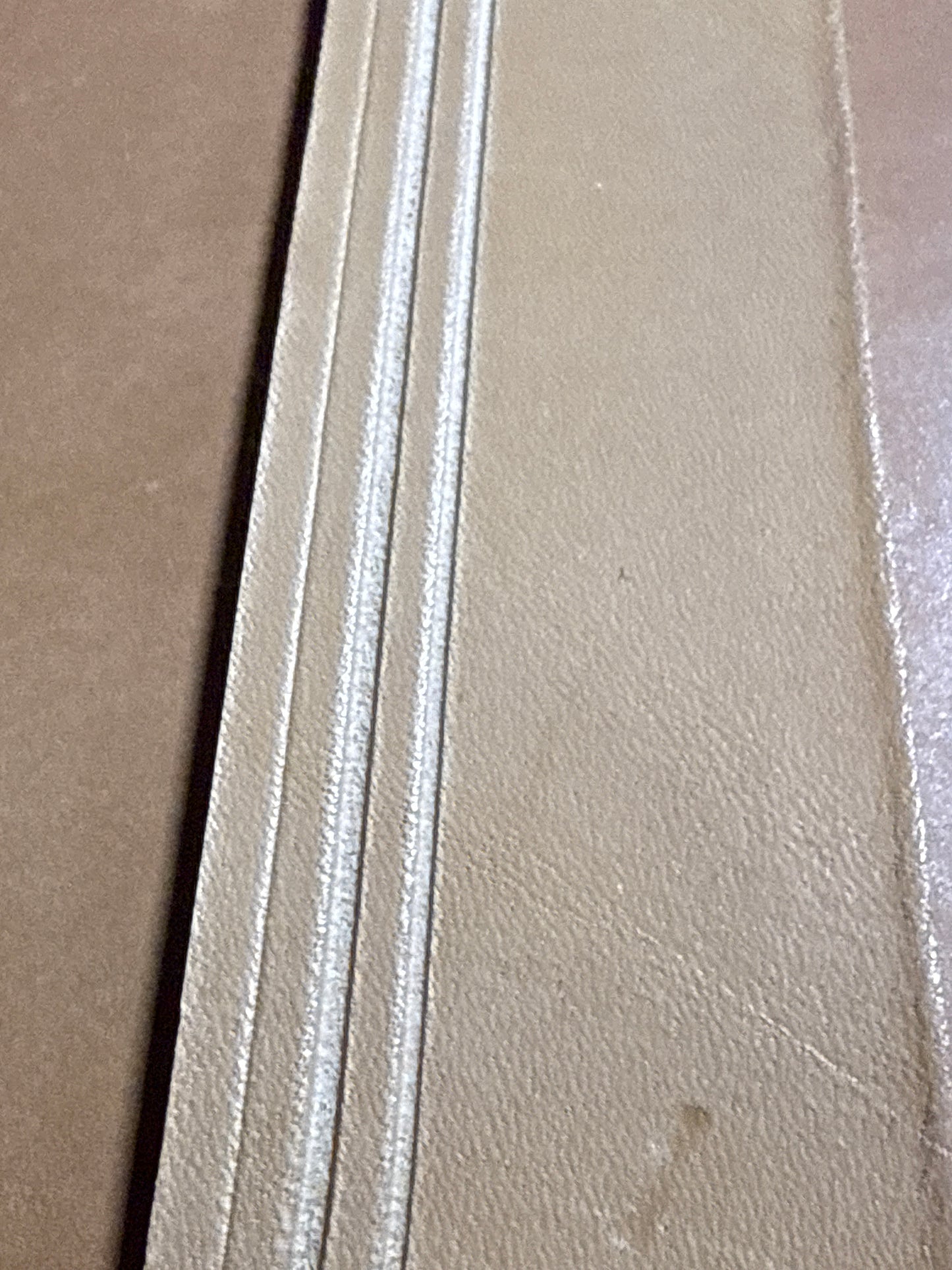 Kevin Lee Rillenzieher. Stitching groover.