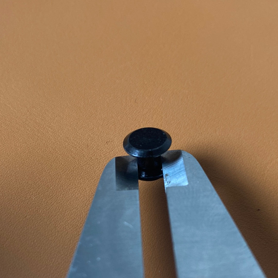 Buchschraube Schaft 5x5 mm. Schlitz o. Kreuz. Hülsenkopf 9mm