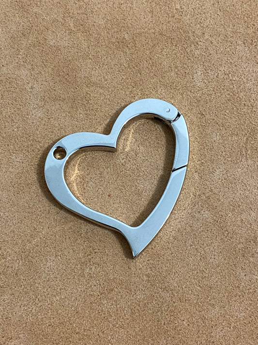 Heart-shaped carabiner, zinc. 5 mm thick