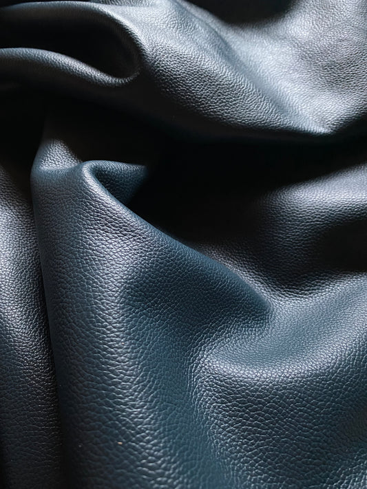 Cowhide nappa petrol grained RN007 1.4-1.6 mm. Width 60-70 cm. Centimeter goods.