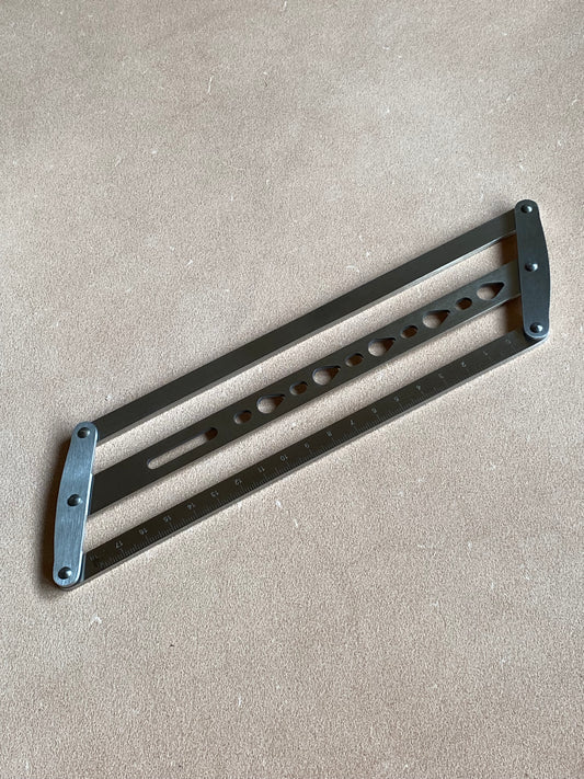 Centering ruler Metal ruler 18cm for marking the belt holes. Teardrop shape