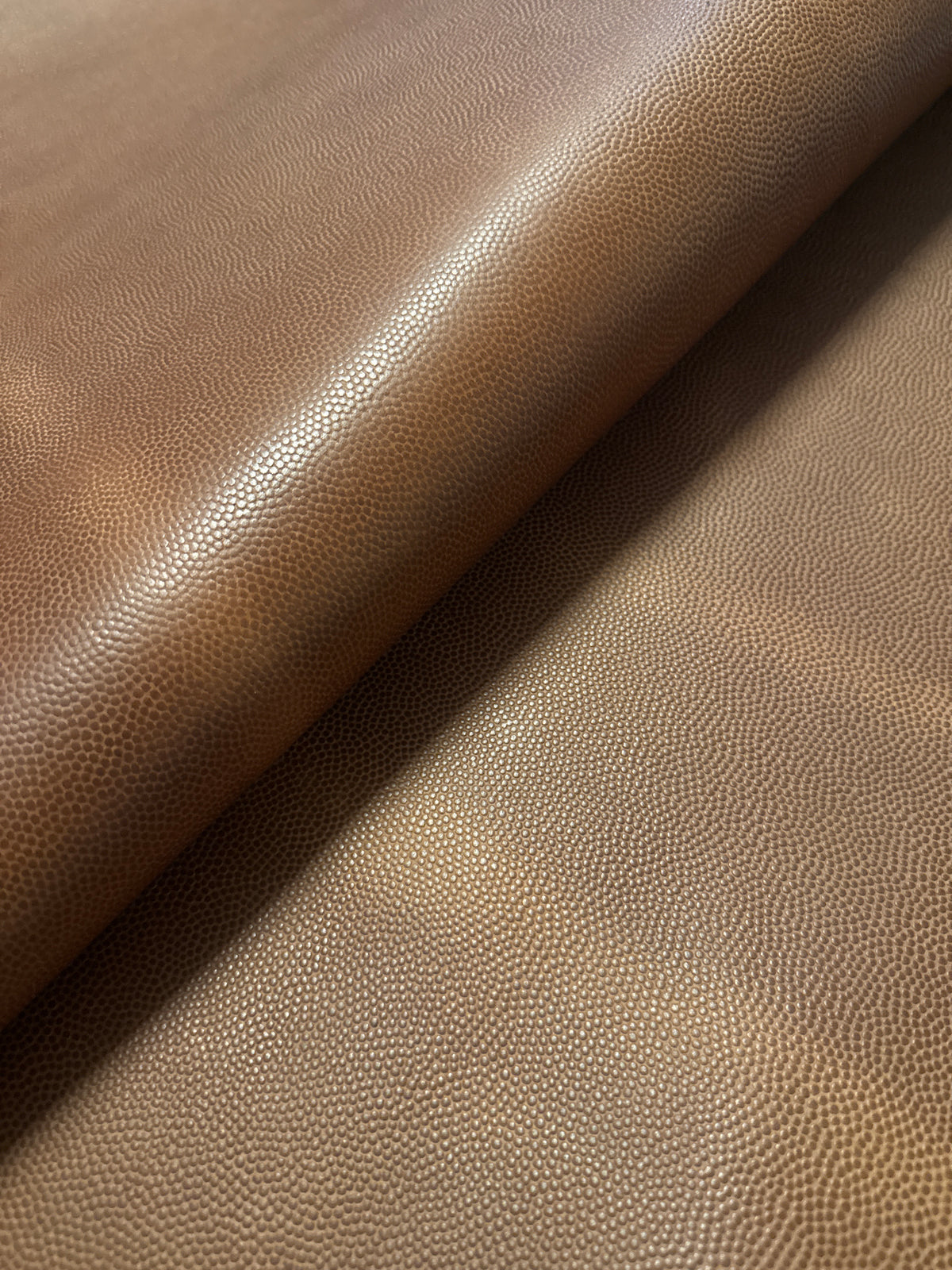 Horween Leder - Essex „Peanut Butter, with football print“ 4-5 Oz. 2 mm