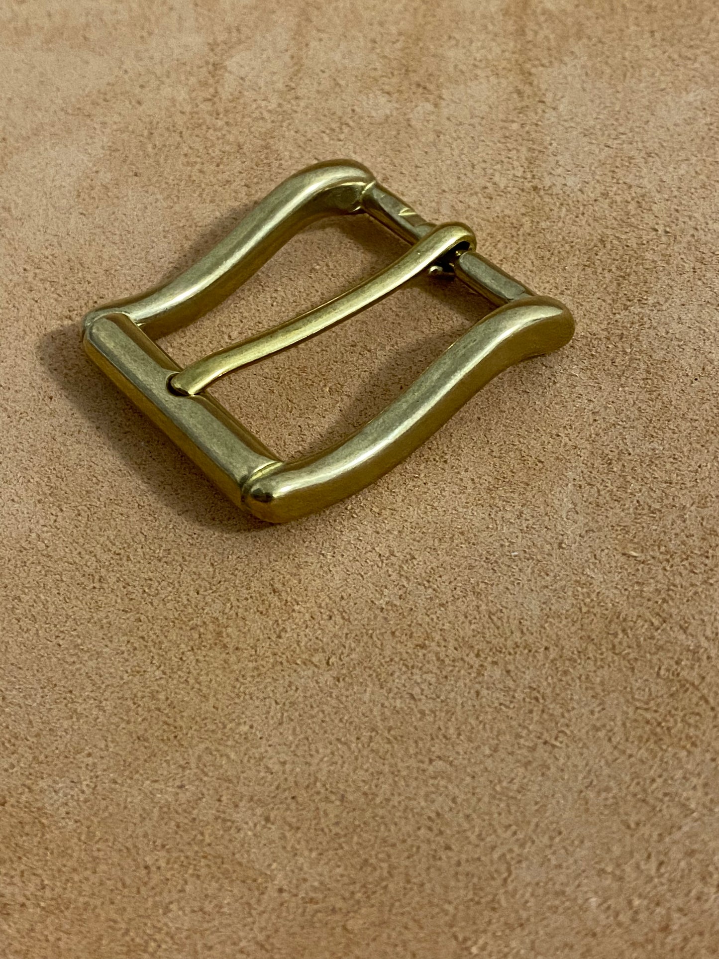 Hebilla de latón macizo. | Pasaje 30 | Longitud dentro de 33 mm
