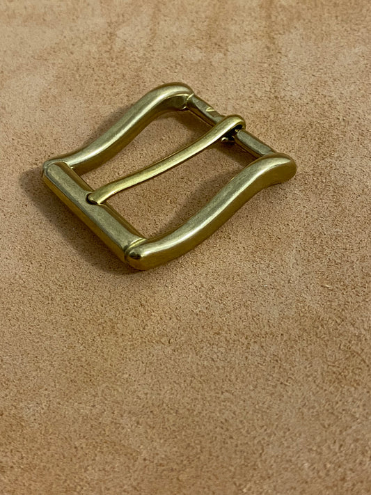 Hebilla de latón macizo. | Pasaje 30 | Longitud dentro de 33 mm