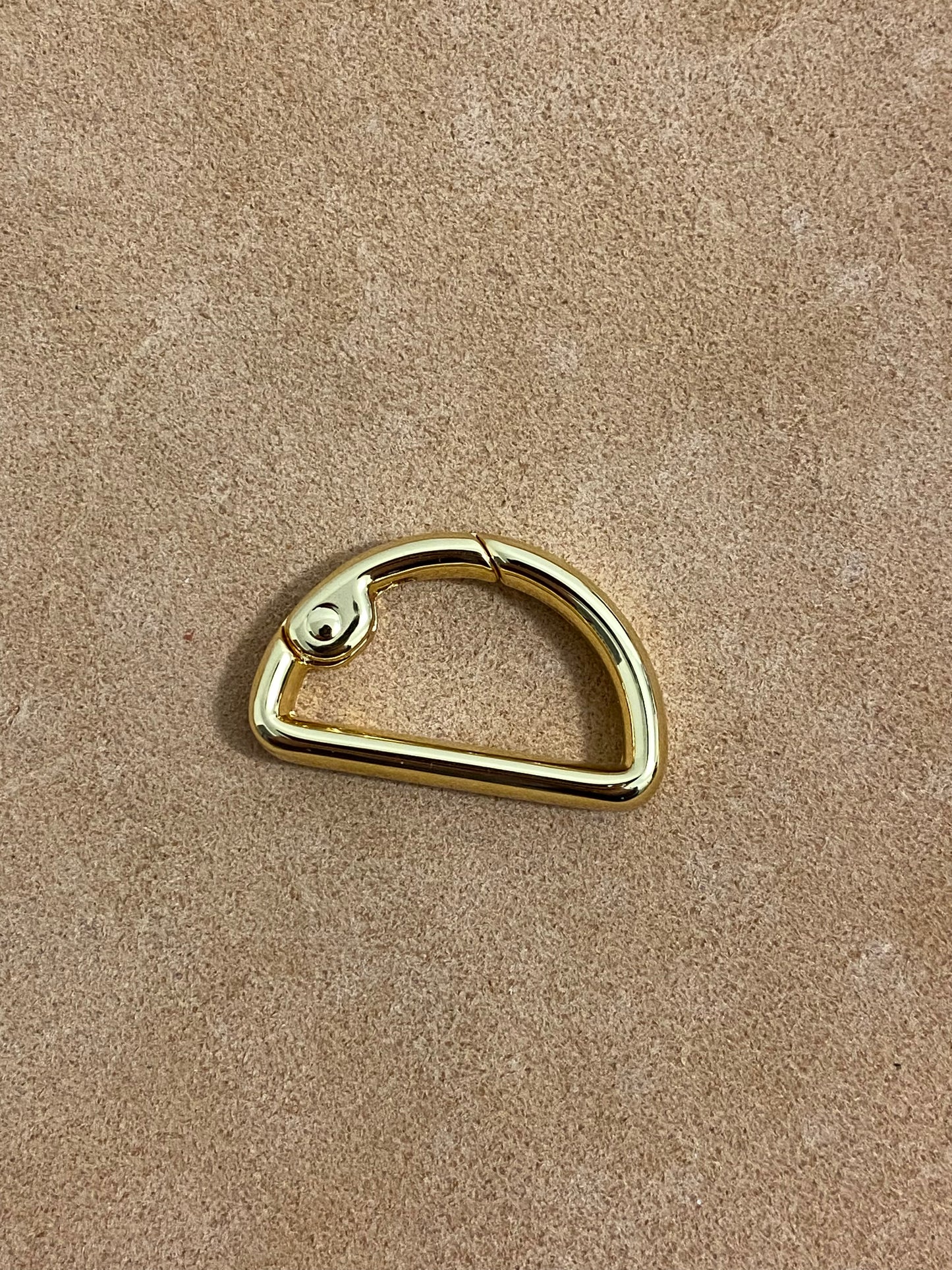 Anilla en D de paso de 30 mm, zincada. 4 mm de espesor