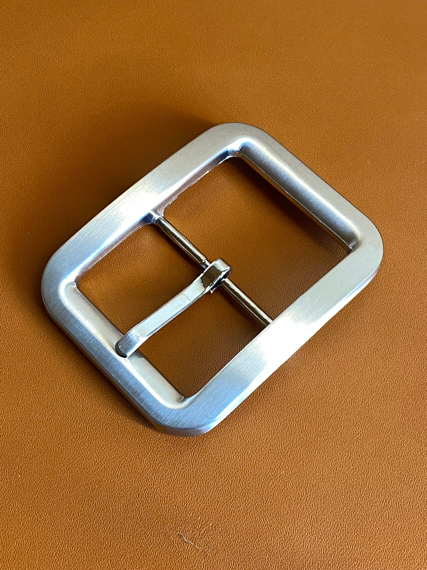 Double buckle 40 mm passage, white bronze. Outside: 54x70