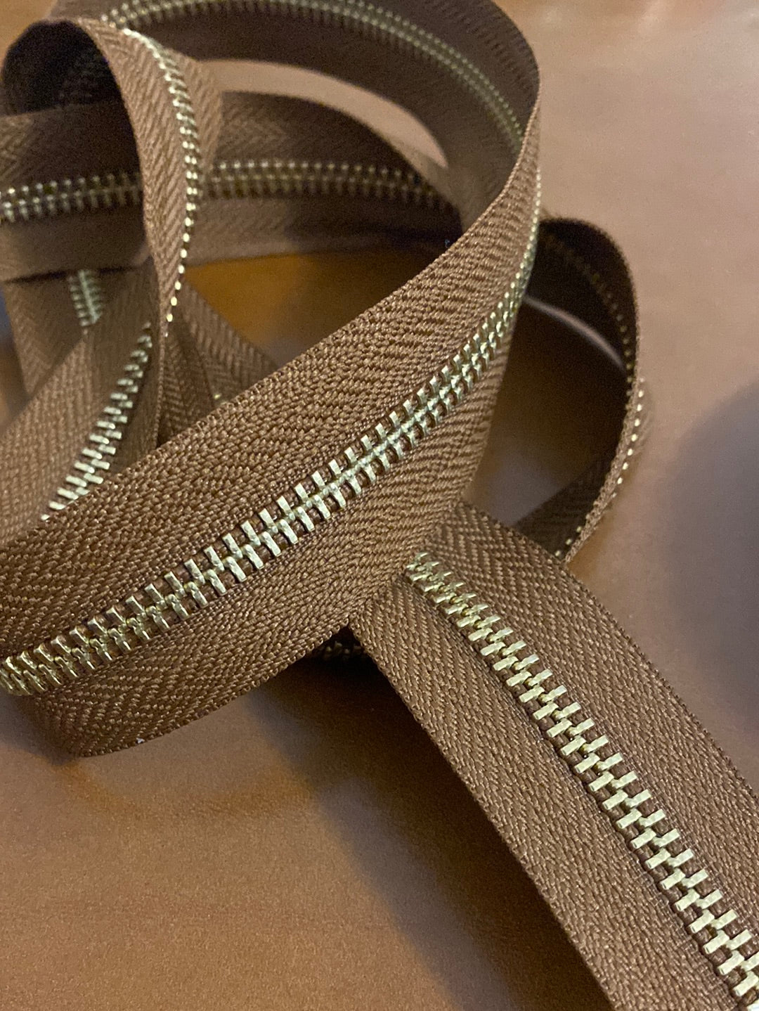 YKK Metal Gold. Size 5.