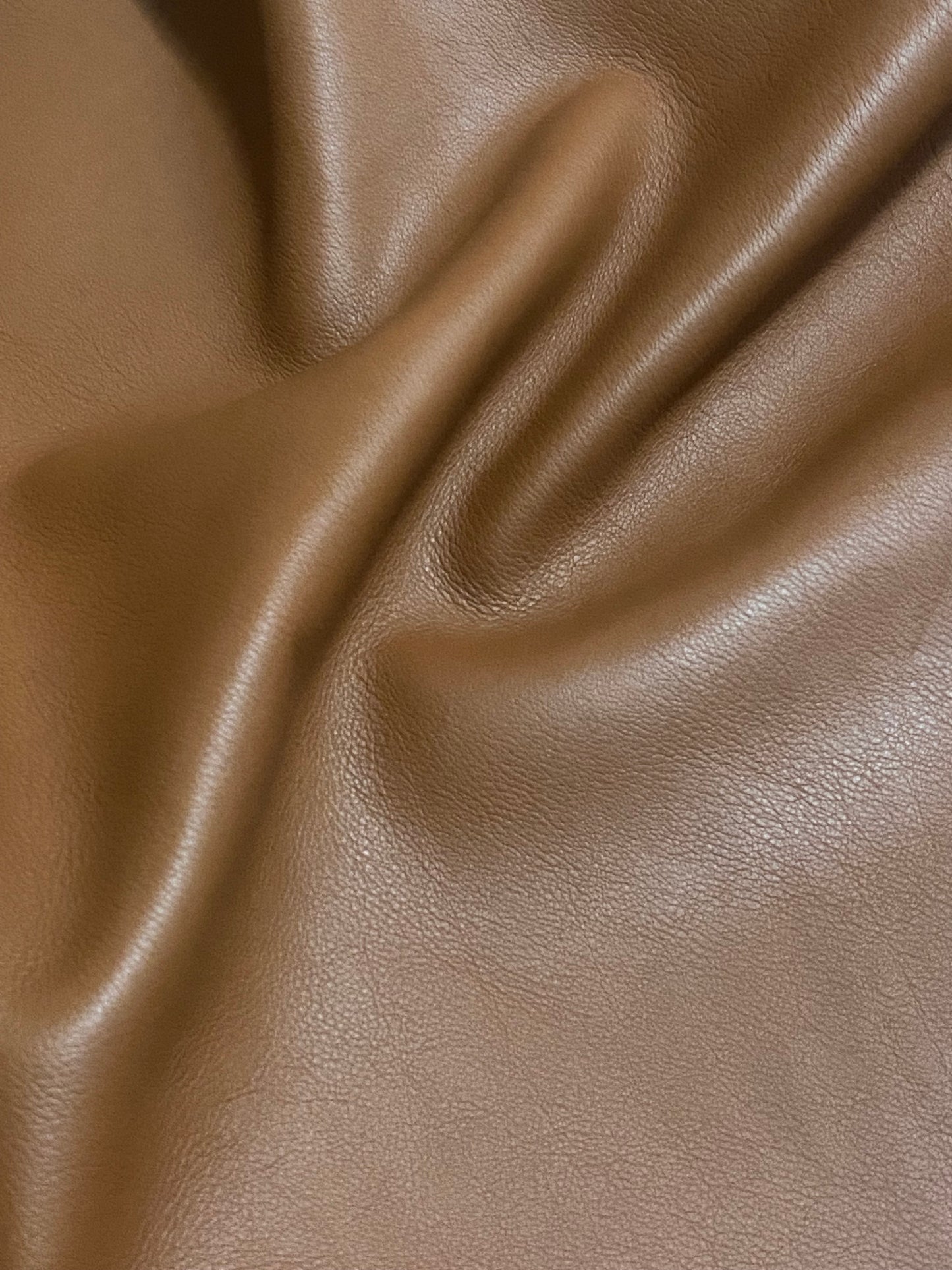 Kalbnappa Cognac 1.8 mm. Width 70-80 cm. Sold by the centimeter.