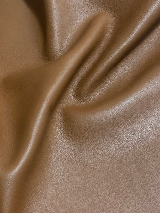 Kalbnappa Cognac 1.8 mm. Width 70-80 cm. Sold by the centimeter.