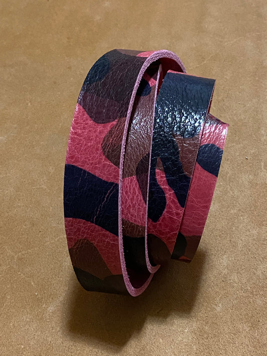 Strap Camouflage Pink 3.8 - 4 mm | 130-135 cm. Neck