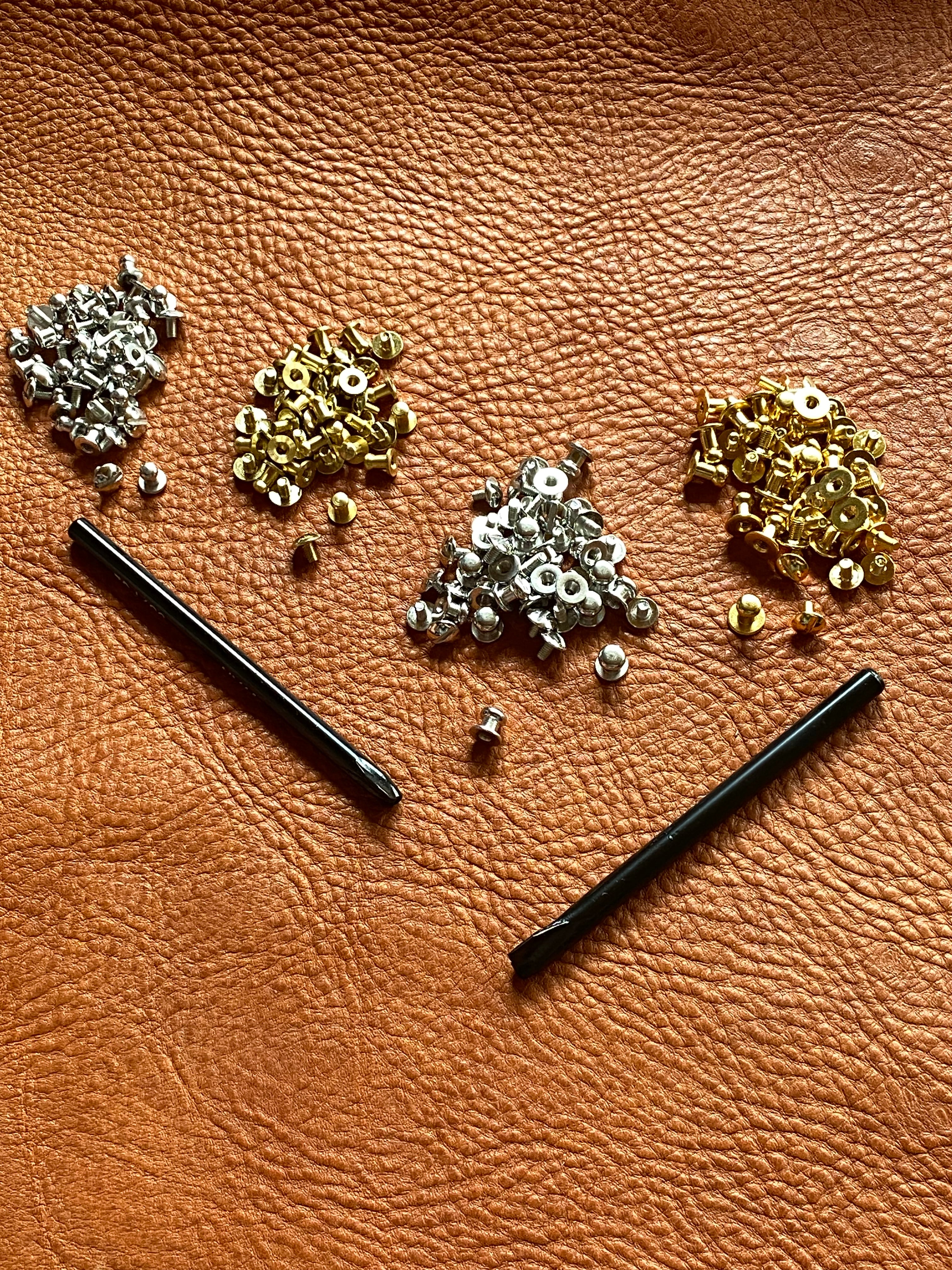 Buttons / Rivets / Book Screws – IRO Ledermanufaktur