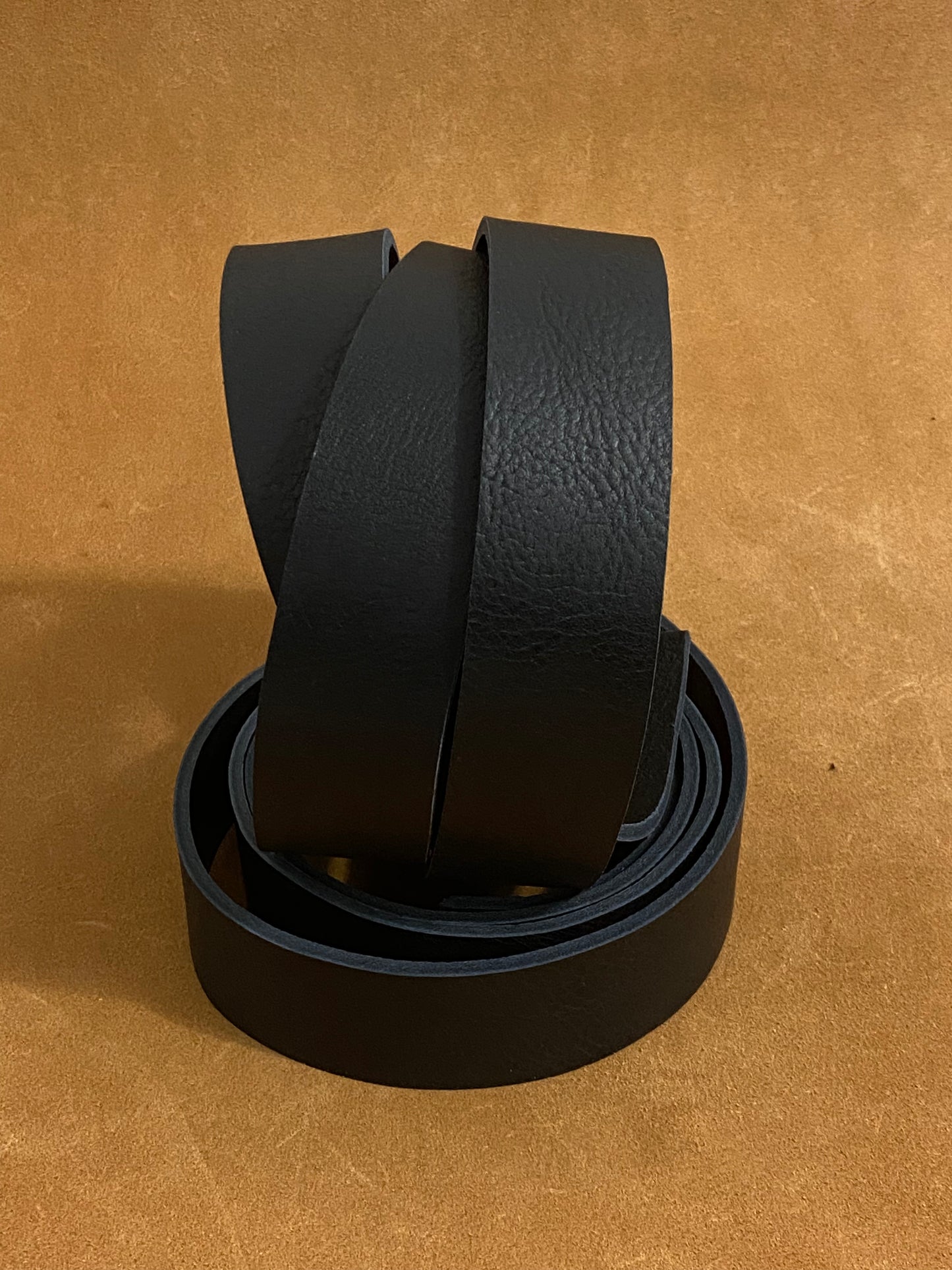 Schwarz gemillt Riemen 3,5-3,8 mm  135 cm