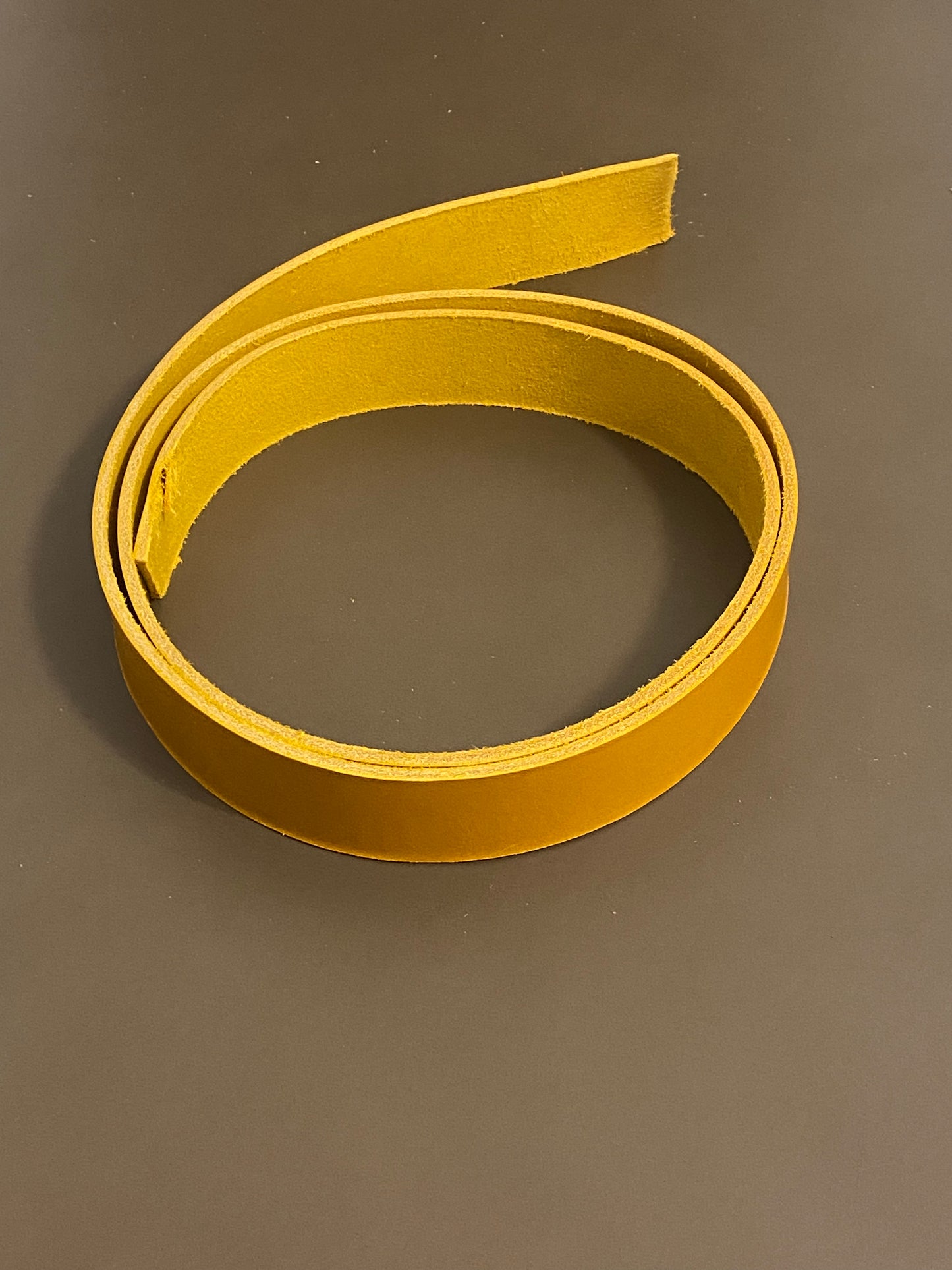 Correa Buttero 2,8 mm amarillo 120 cm