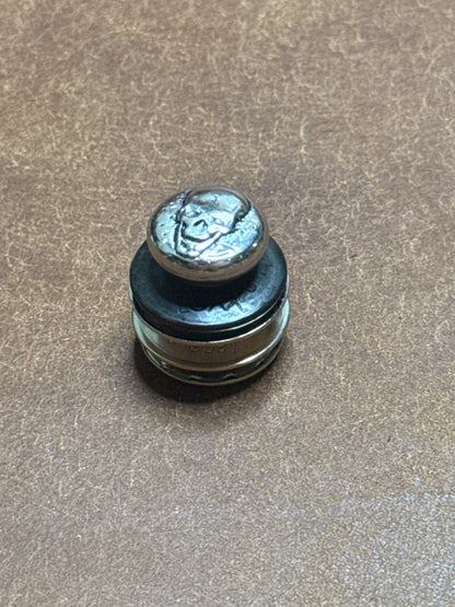 LOXX® Verschluss Evil Skull Altnickel
