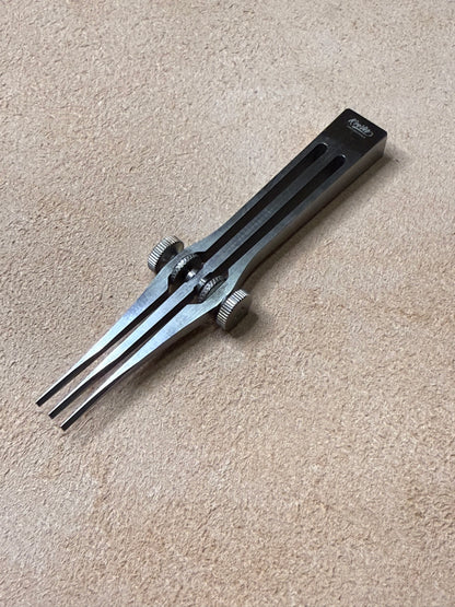 Kevin Lee justierbares Prickeisen französische Form. French style. Adjustable 3 prong stitiching chisel
