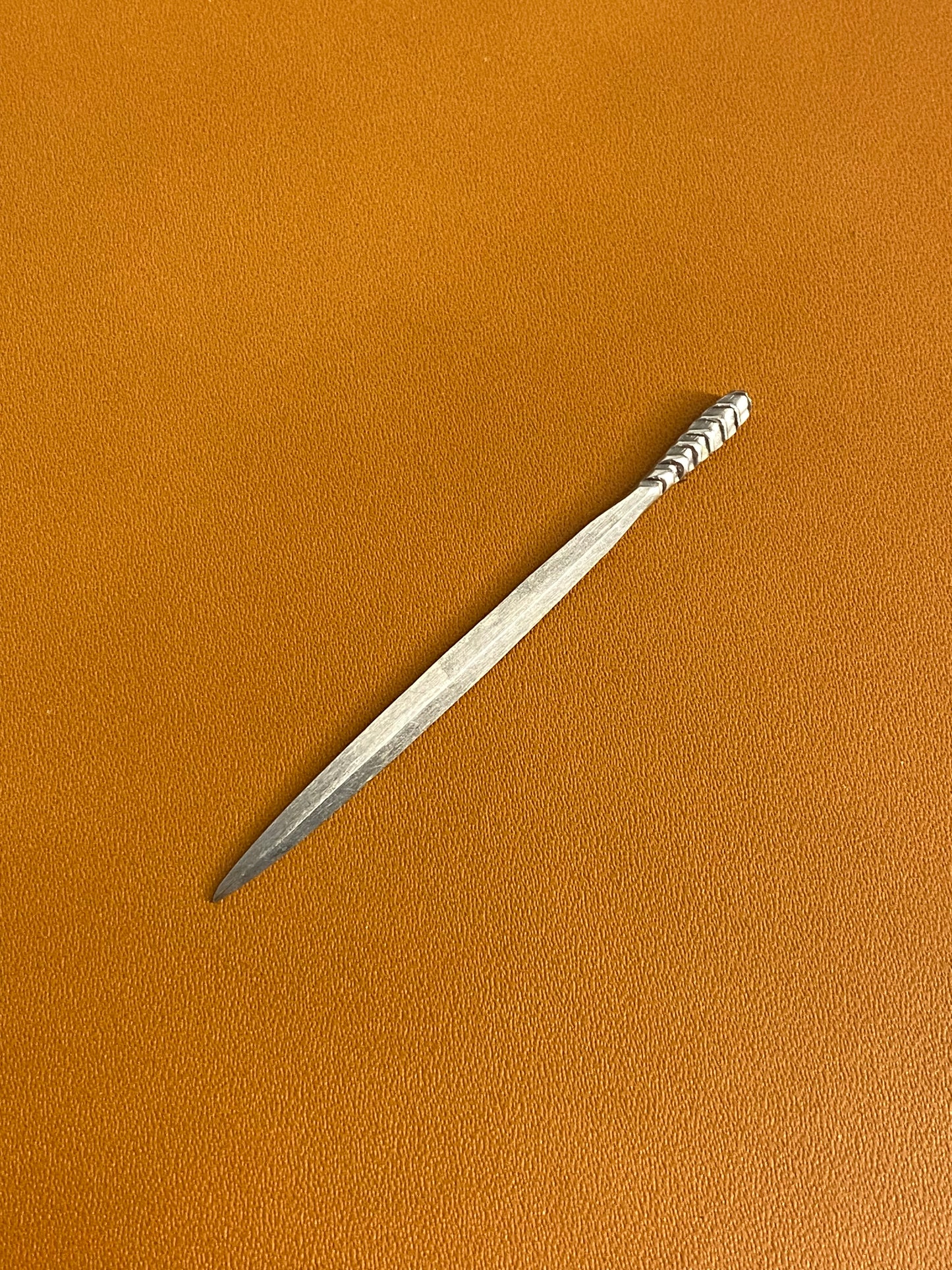Punzón espada aguja recta 60 mm