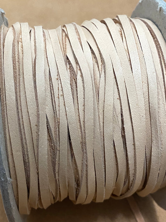 Flechtband col. Natur aus Känguruleder. Leather lace. 3mm