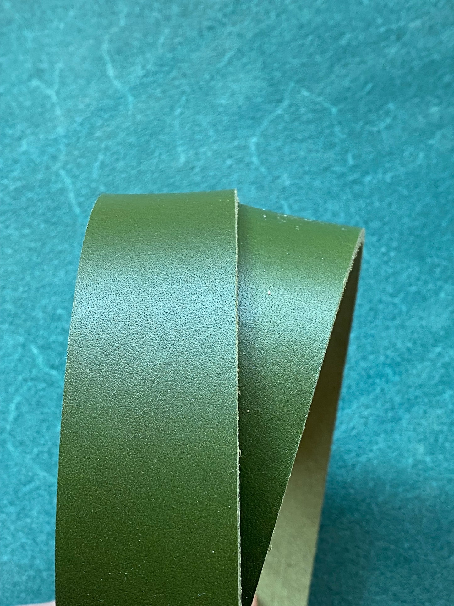 Leder Riemen 3 mm, Waldgrün „Bosco“ 130 cm