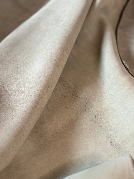 Kudu Nubuk Leder, 2 mm. Col. Tanne. 1,64 m2 | C.F. Stead