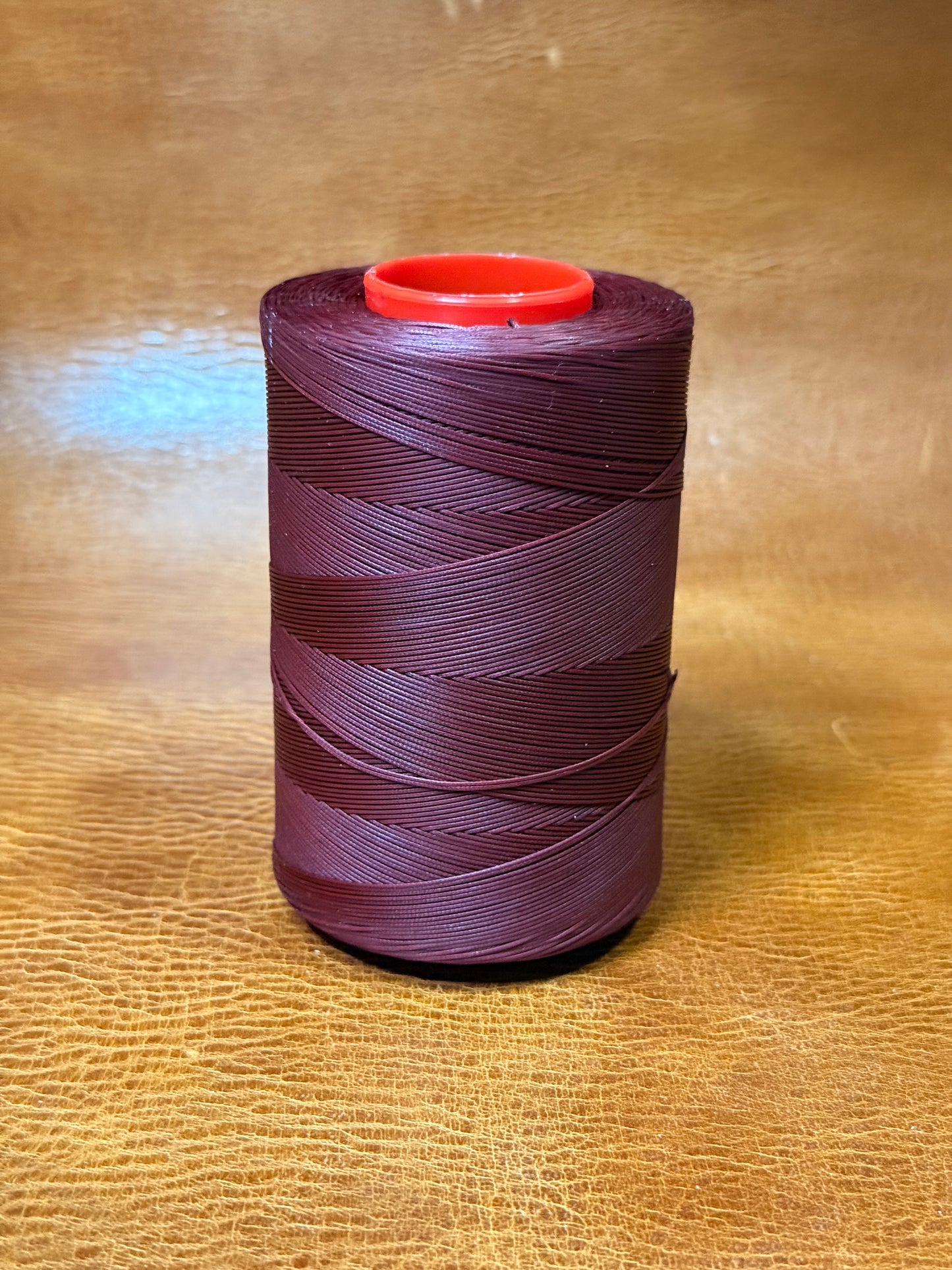 0,6 mm Ritza 25 tiger 100 m Spule | Nähgarn für Leder, gewachst. Handstich, flache Form