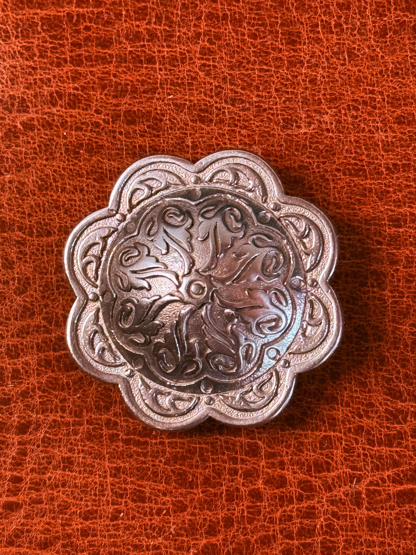 04210 Concho Chicago Screw Back