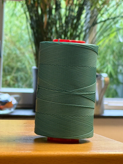 0,8 mm Ritza 25 tiger 50 m Spule | Nähgarn für Leder, gewachst. Handstich, flache Form