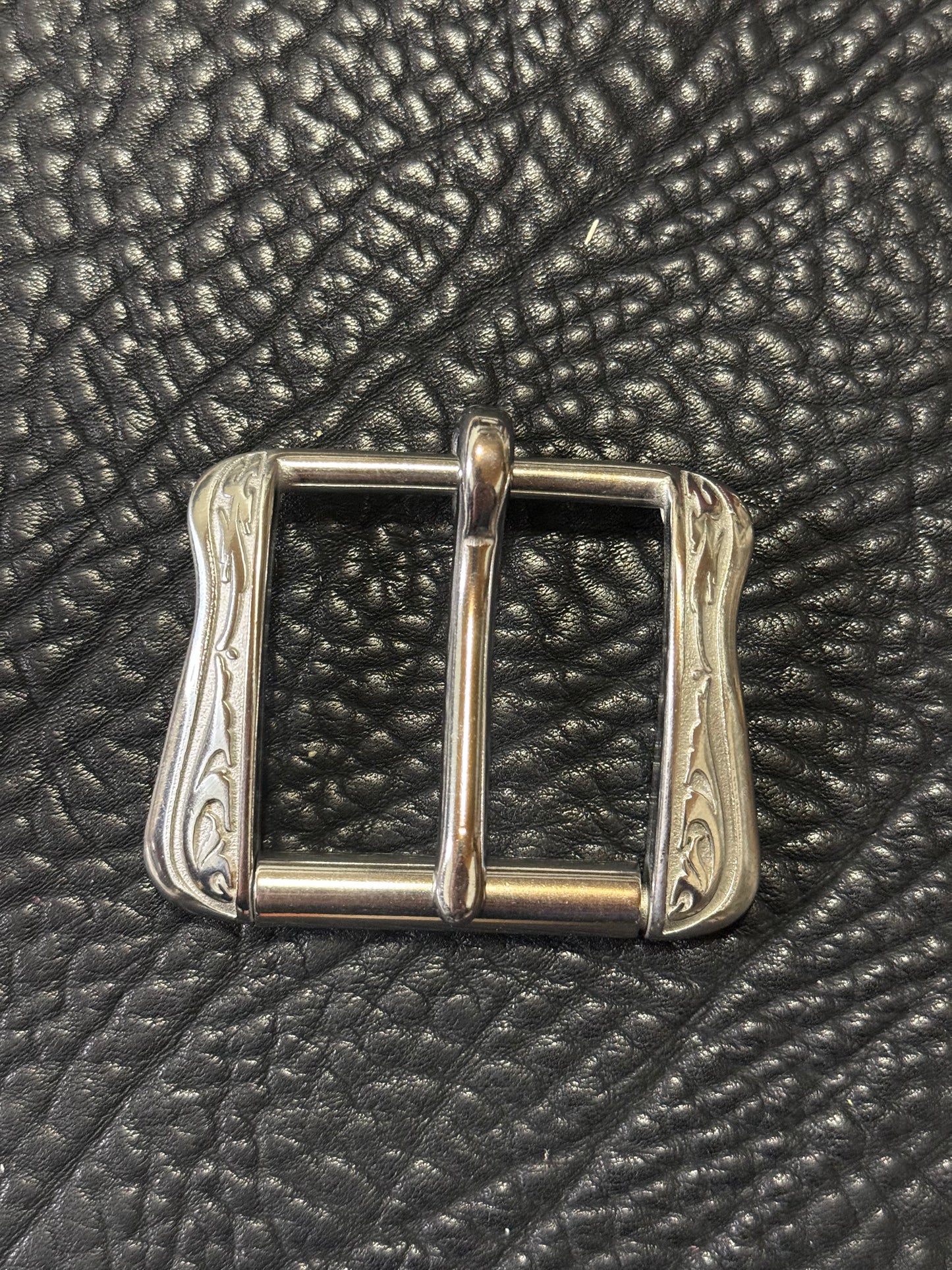 04070 Flank Buckle 45 mm without patina. Jeremiah Watt.