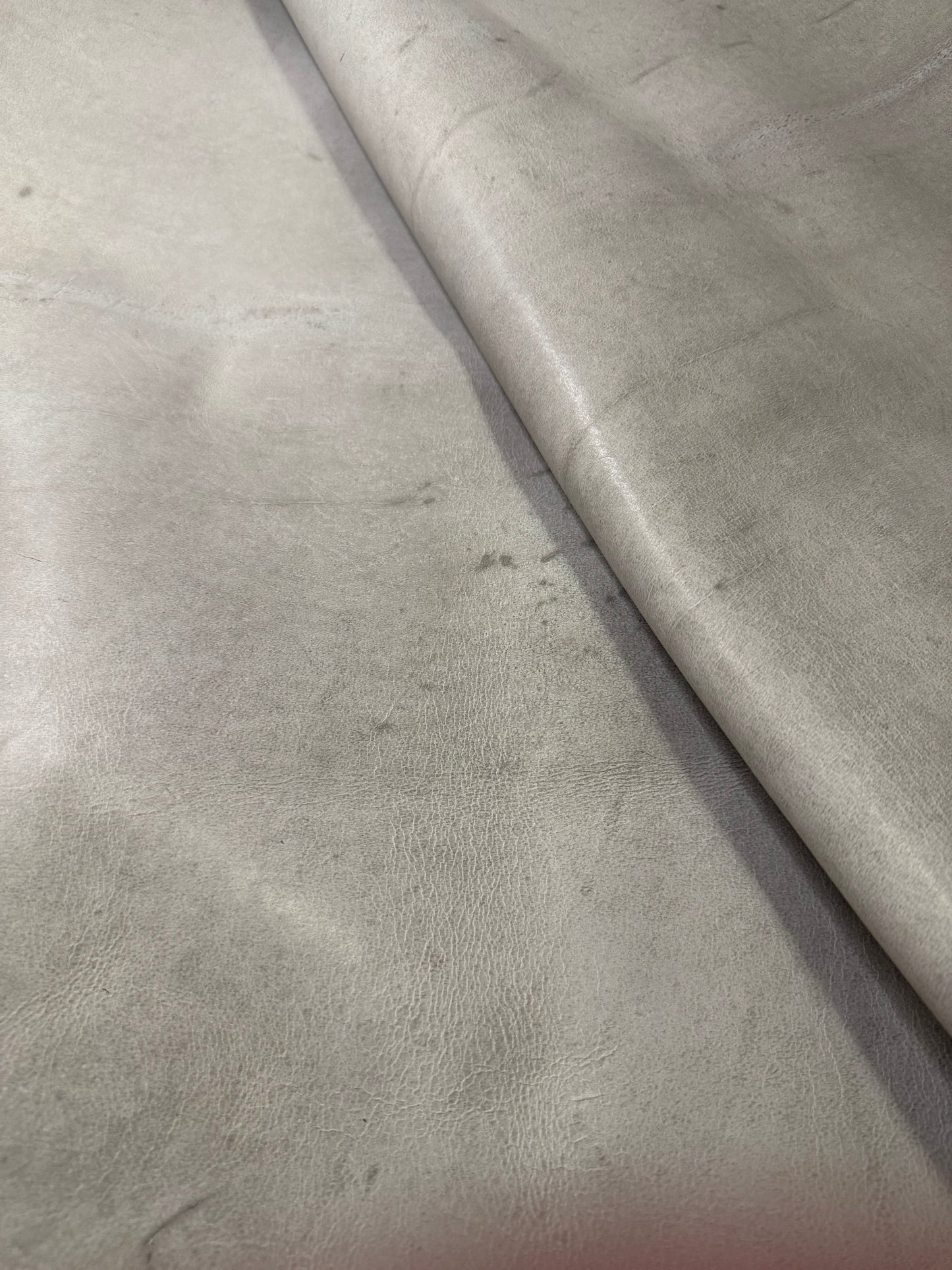 Kudu Waxy Leder, 2 mm. Col. Canvas. 1,29 m2 | C.F. Stead