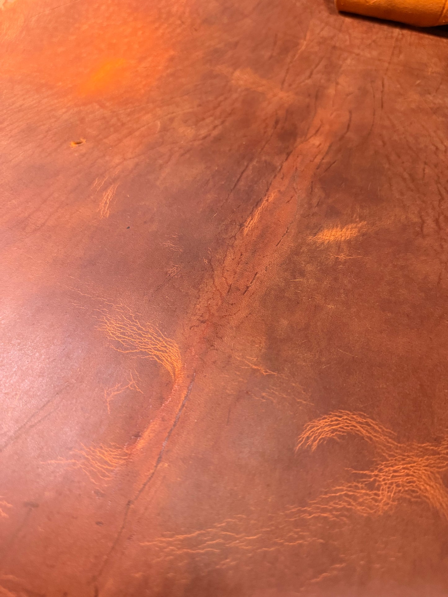 Kudu Waxy Leder, 2 mm. Col. Orange. 0,67 m2 | C.F. Stead
